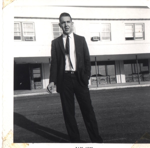 jim kennan at bermuda airport.jpg
